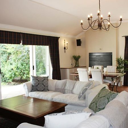 Camelot In Constantia Bed & Breakfast Cape Town Eksteriør bilde